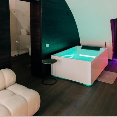 Nicolaus Suite Wellness Experience Bari Exterior foto