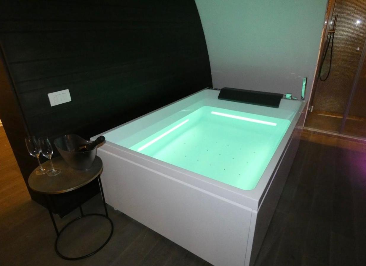 Nicolaus Suite Wellness Experience Bari Exterior foto