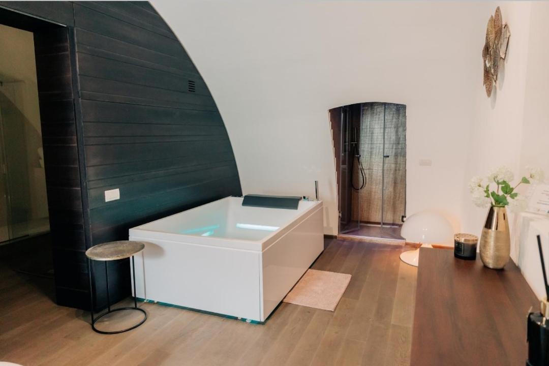 Nicolaus Suite Wellness Experience Bari Exterior foto